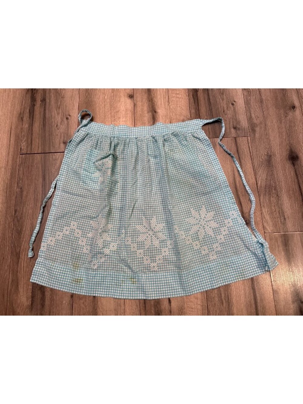 Vintage Handmade Gingham Half-Apron Chicken Scratch Embroidery Snowflake Design
